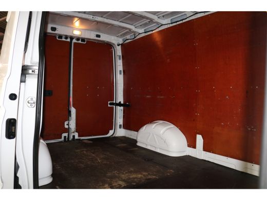 Volkswagen Crafter 2.0 TDI L3 H2 Airco Navigatie Imperiaal Trap Trekhaak ActivLease financial lease