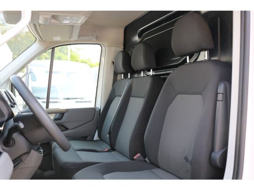 Volkswagen Crafter 2.0 TDI L3 H2 Airco Navigatie Imperiaal Trap Trekhaak ActivLease financial lease