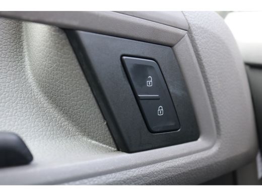 Volkswagen Crafter 2.0 TDI L3 H2 Airco Navigatie Imperiaal Trap Trekhaak ActivLease financial lease