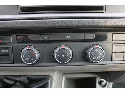 Volkswagen Crafter 2.0 TDI L3 H2 Airco Navigatie Imperiaal Trap Trekhaak ActivLease financial lease