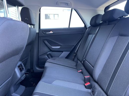 Volkswagen T-Roc 1.5 TSI 150 pk Life Edition 7-DSG | Trekhaak | Navigatie | Automatische Airco | ActivLease financial lease