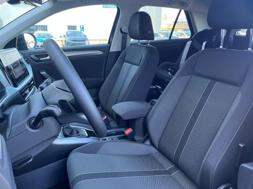 Volkswagen T-Roc 1.5 TSI 150 pk Life Edition 7-DSG | Trekhaak | Navigatie | Automatische Airco | ActivLease financial lease