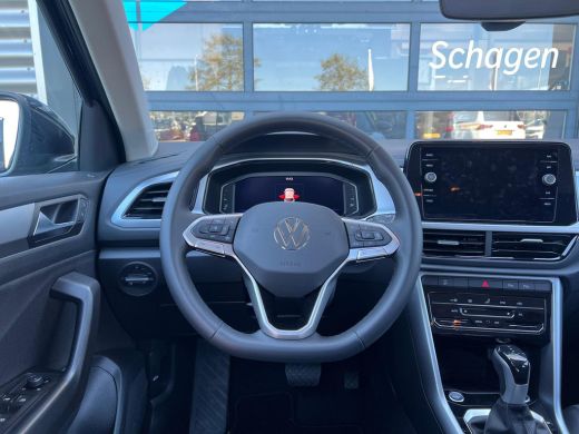 Volkswagen T-Roc 1.5 TSI 150 pk Life Edition 7-DSG | Trekhaak | Navigatie | Automatische Airco | ActivLease financial lease