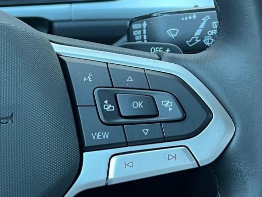 Volkswagen T-Roc 1.5 TSI 150 pk Life Edition 7-DSG | Trekhaak | Navigatie | Automatische Airco | ActivLease financial lease