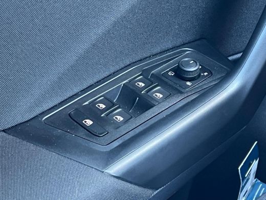 Volkswagen T-Roc 1.5 TSI 150 pk Life Edition 7-DSG | Trekhaak | Navigatie | Automatische Airco | ActivLease financial lease
