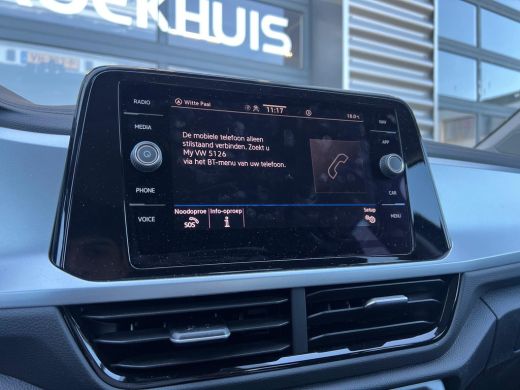 Volkswagen T-Roc 1.5 TSI 150 pk Life Edition 7-DSG | Trekhaak | Navigatie | Automatische Airco | ActivLease financial lease
