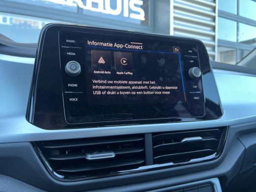 Volkswagen T-Roc 1.5 TSI 150 pk Life Edition 7-DSG | Trekhaak | Navigatie | Automatische Airco | ActivLease financial lease