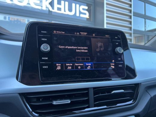 Volkswagen T-Roc 1.5 TSI 150 pk Life Edition 7-DSG | Trekhaak | Navigatie | Automatische Airco | ActivLease financial lease
