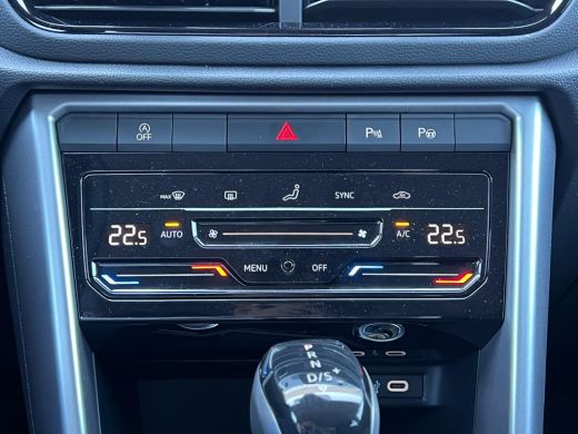 Volkswagen T-Roc 1.5 TSI 150 pk Life Edition 7-DSG | Trekhaak | Navigatie | Automatische Airco | ActivLease financial lease
