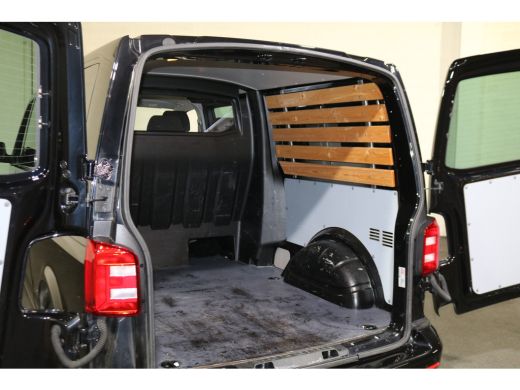 Volkswagen Transporter 2.0 TDI 150pk L2 H1 DC Automaat Airco Navigatie 2x Schuifdeur ActivLease financial lease
