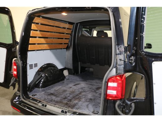 Volkswagen Transporter 2.0 TDI 150pk L2 H1 DC Automaat Airco Navigatie 2x Schuifdeur ActivLease financial lease