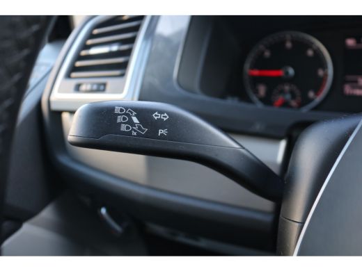 Volkswagen Transporter 2.0 TDI 150pk L2 H1 DC Automaat Airco Navigatie 2x Schuifdeur ActivLease financial lease