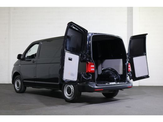 Volkswagen Transporter 2.0 TDI L1 H1 150pk Airco Navigatie ActivLease financial lease