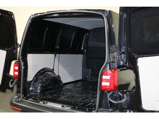 Volkswagen Transporter 2.0 TDI L1 H1 150pk Airco Navigatie ActivLease financial lease