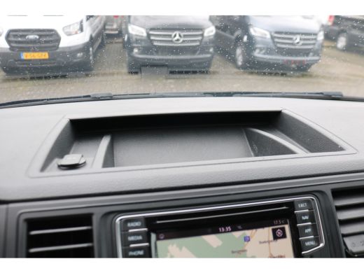 Volkswagen Transporter 2.0 TDI L1 H1 150pk Airco Navigatie ActivLease financial lease