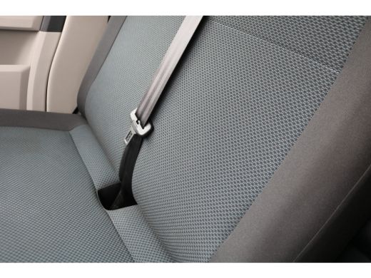 Volkswagen Transporter 2.0 TDI L1 H1 150pk Airco Navigatie ActivLease financial lease