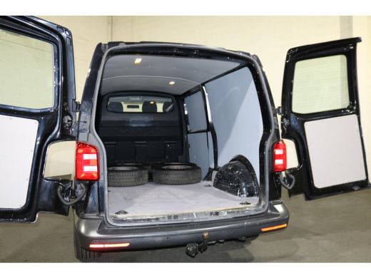 Volkswagen Transporter 2.0 TDI L2 H1 102pk Airco Trekhaak 52dkm ActivLease financial lease