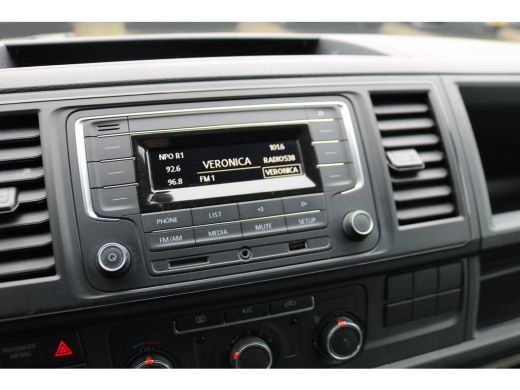Volkswagen Transporter 2.0 TDI L2 H1 102pk Airco Trekhaak 52dkm ActivLease financial lease