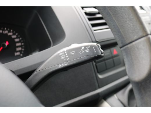 Volkswagen Transporter 2.0 TDI L2 H1 102pk Airco Trekhaak 52dkm ActivLease financial lease