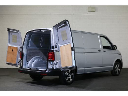 Volkswagen Transporter 2.0 TDI L2 H1 150pk Automaat Apple CarPlay ActivLease financial lease