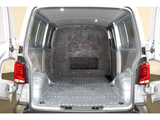 Volkswagen Transporter 2.0 TDI L2 H1 150pk Automaat Apple CarPlay ActivLease financial lease