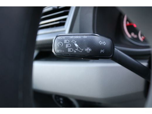 Volkswagen Transporter 2.0 TDI L2 H1 150pk Automaat Apple CarPlay ActivLease financial lease