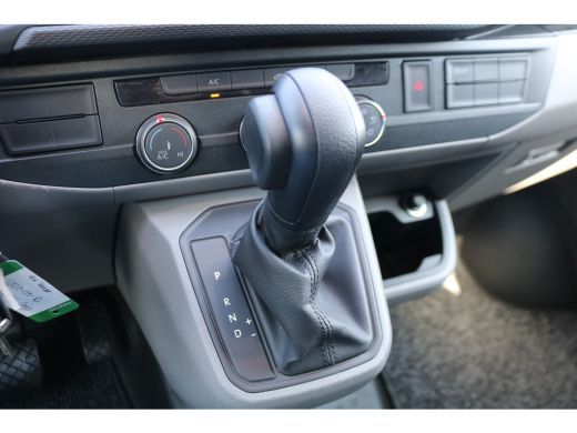 Volkswagen Transporter 2.0 TDI L2 H1 150pk Automaat Apple CarPlay ActivLease financial lease