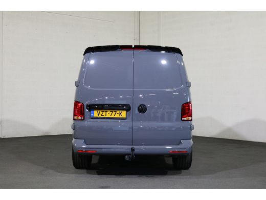 Volkswagen Transporter 2.0 TDI L2H1 204pk Bulli Automaat Trekhaak Lederen Stoelen Camera ActivLease financial lease