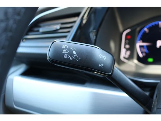 Volkswagen Transporter 2.0 TDI L2H1 204pk Bulli Automaat Trekhaak Lederen Stoelen Camera ActivLease financial lease
