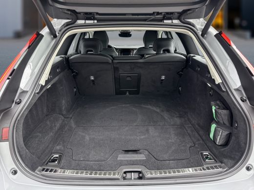 Volvo  V90 T6 Recharge AWD Ultra Bright | 20" | Nappa leder | Massage stoelen | 360 Camera | Trekhaak | Pano... ActivLease financial lease