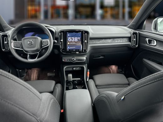 Volvo  XC40 Recharge Twin Plus 82 kWh | 408PK | Trekhaak | Adaptieve cruise | BLIS | Stoel/stuurverwarming | ... ActivLease financial lease