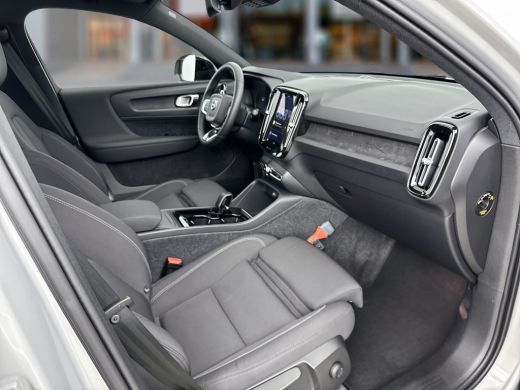 Volvo  XC40 Recharge Twin Plus 82 kWh | 408PK | Trekhaak | Adaptieve cruise | BLIS | Stoel/stuurverwarming | ... ActivLease financial lease