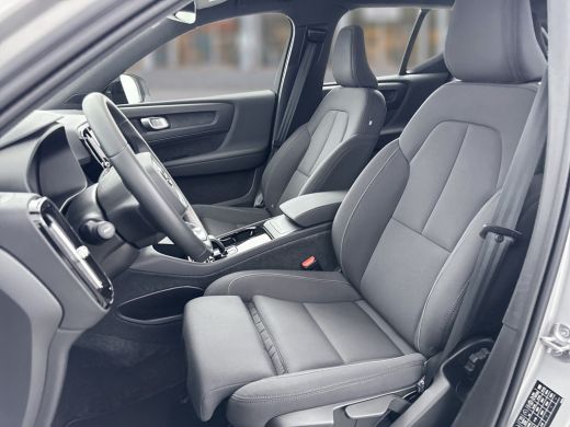 Volvo  XC40 Recharge Twin Plus 82 kWh | 408PK | Trekhaak | Adaptieve cruise | BLIS | Stoel/stuurverwarming | ... ActivLease financial lease