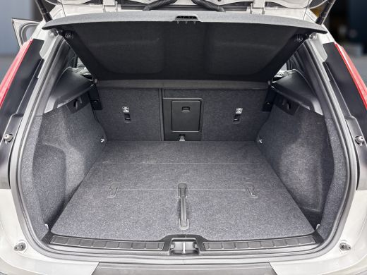 Volvo  XC40 Recharge Twin Plus 82 kWh | 408PK | Trekhaak | Adaptieve cruise | BLIS | Stoel/stuurverwarming | ... ActivLease financial lease