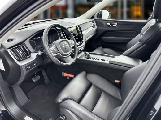 Volvo  XC60 B5 Momentum Exclusive | 19" | Panoramadak | Leder | Head-up | Harman Kardon | 360 Camera | Stoel/... ActivLease financial lease