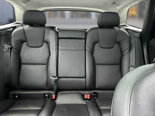 Volvo  XC60 B5 Momentum Exclusive | 19" | Panoramadak | Leder | Head-up | Harman Kardon | 360 Camera | Stoel/... ActivLease financial lease