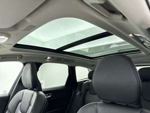 Volvo  XC60 B5 Momentum Exclusive | 19" | Panoramadak | Leder | Head-up | Harman Kardon | 360 Camera | Stoel/... ActivLease financial lease