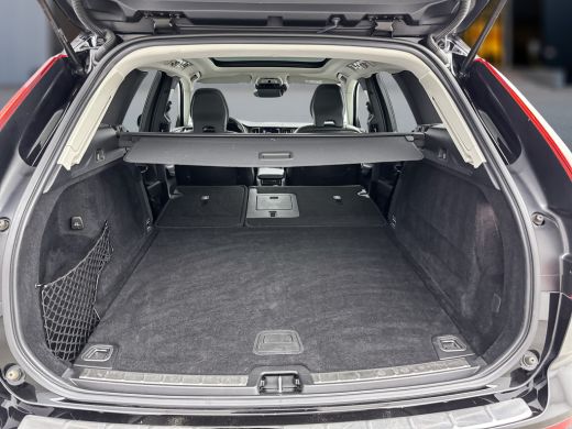 Volvo  XC60 B5 Momentum Exclusive | 19" | Panoramadak | Leder | Head-up | Harman Kardon | 360 Camera | Stoel/... ActivLease financial lease