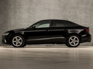 Audi A3 Limousine 30 TFSI Sport (DIGITAL COCKPIT, GROOT NAVI, CLIMATE, GETINT GLAS, LED KOPLAMPEN, SPORTS...