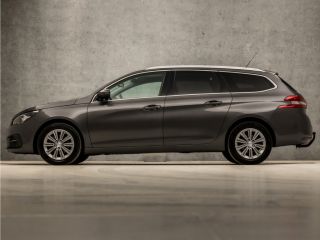 Peugeot 308 SW 1.2 PureTech Sport Deluxe Automaat (PANORAMADAK, APPLE CARPLAY, GROOT NAVI, 360 CAMERA, STOELV...