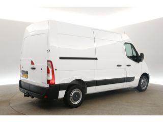 Renault Master T33 2.3 dCi L2H2 146PK Airco Camera Cruise Navi 3 Persoons Parkeersensoren Elektrpakket Trekhaak
