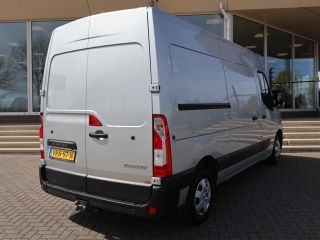 Renault Master T35 2.3 dCi 135 PK L2H2 3-ZITS WORK EDITION + TREKHAAK 2500 KG | APPLE CARPLAY | CAMERA