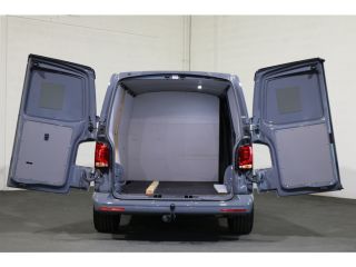 Volkswagen Transporter 2.0 TDI L2H1 204pk Bulli Automaat Trekhaak Lederen Stoelen Camera