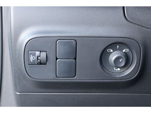 Citroën C3 1.2 PURETECH 83PK 5-DRS SHINE / NAVI / CLIMA / LED / PDC / 16" LMV / CAMERA / KEYLESS / WINTERPAK... ActivLease financial lease
