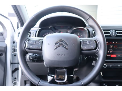 Citroën C3 1.2 PURETECH 83PK 5-DRS SHINE / NAVI / CLIMA / LED / PDC / 16" LMV / CAMERA / KEYLESS / WINTERPAK... ActivLease financial lease
