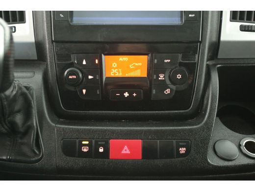 Fiat Ducato 30 2.3 MultiJet L2H2 Automaat Airco Camera Cruise Navigatie 3 Persoons Elektrpakket Trekhaak ActivLease financial lease
