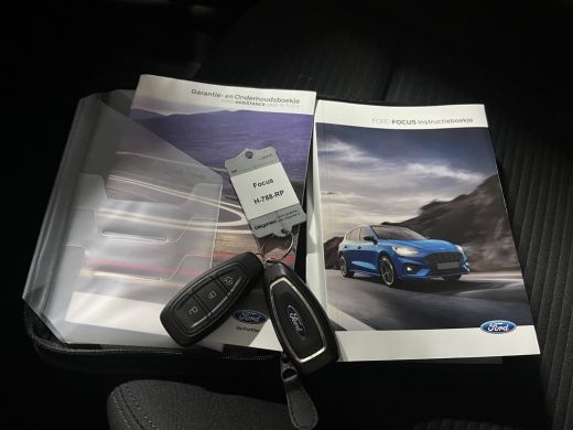 Ford Focus 1.0 EcoBoost Titanium 5-deurs | 100% dealer o.h. | LED-verlichting | Keyless-entry | Privacy-glas... ActivLease financial lease