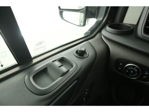 Ford Transit Custom 2.0 TDCI L1H1 170PK Automaat Airco LED Cruise Camera Carplay 3 Persoons PDC Elektrpakket Trekhaak ActivLease financial lease