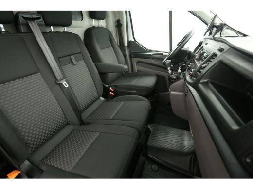 Ford Transit Custom 2.0 TDCI L1H1 Airco Cruise Camera Navigatie 3 Persoons PDC LED Elektrpakket Trekhaak ActivLease financial lease
