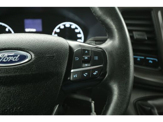 Ford Transit Custom 2.0 TDCI L1H1 Airco Cruise Camera Navigatie 3 Persoons PDC LED Elektrpakket Trekhaak ActivLease financial lease